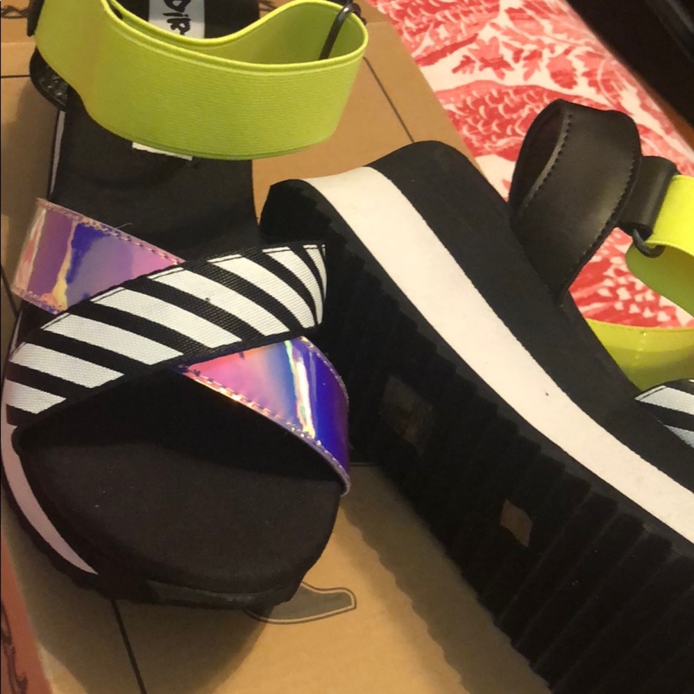 Multi-Color Sandals - Picture 2 of 4